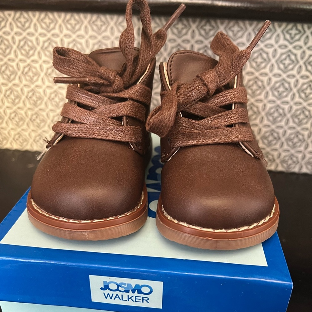 Brown Josmo Walking Shoes